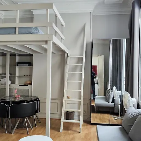 Appartement Rue Paul Valery - Paris 16 - 1160 *